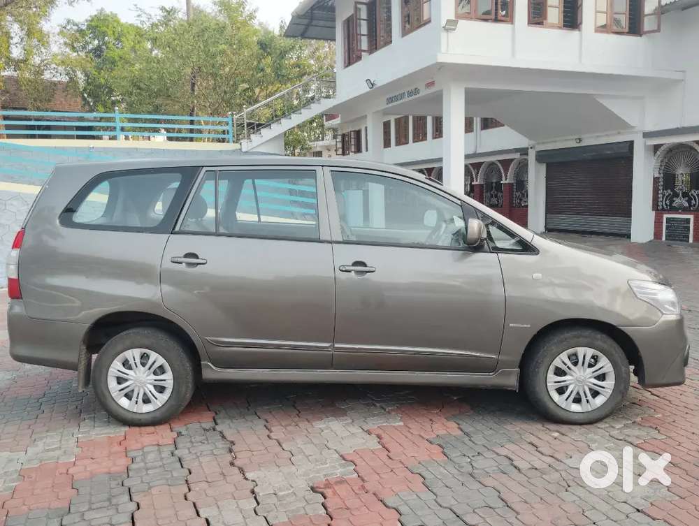 Toyota Innova 2014
