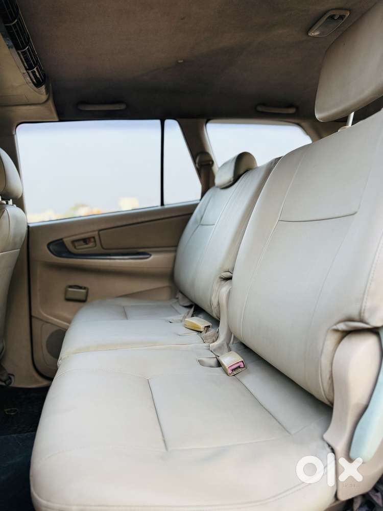 Toyota Innova 2.5 G (diesel) 7 Seater Bs Iv, 2006, Diesel