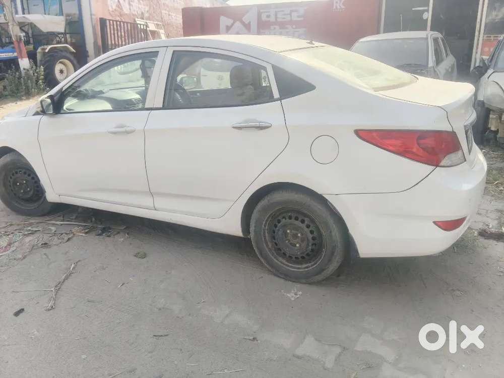 Hyundai Fluidic Verna 2013