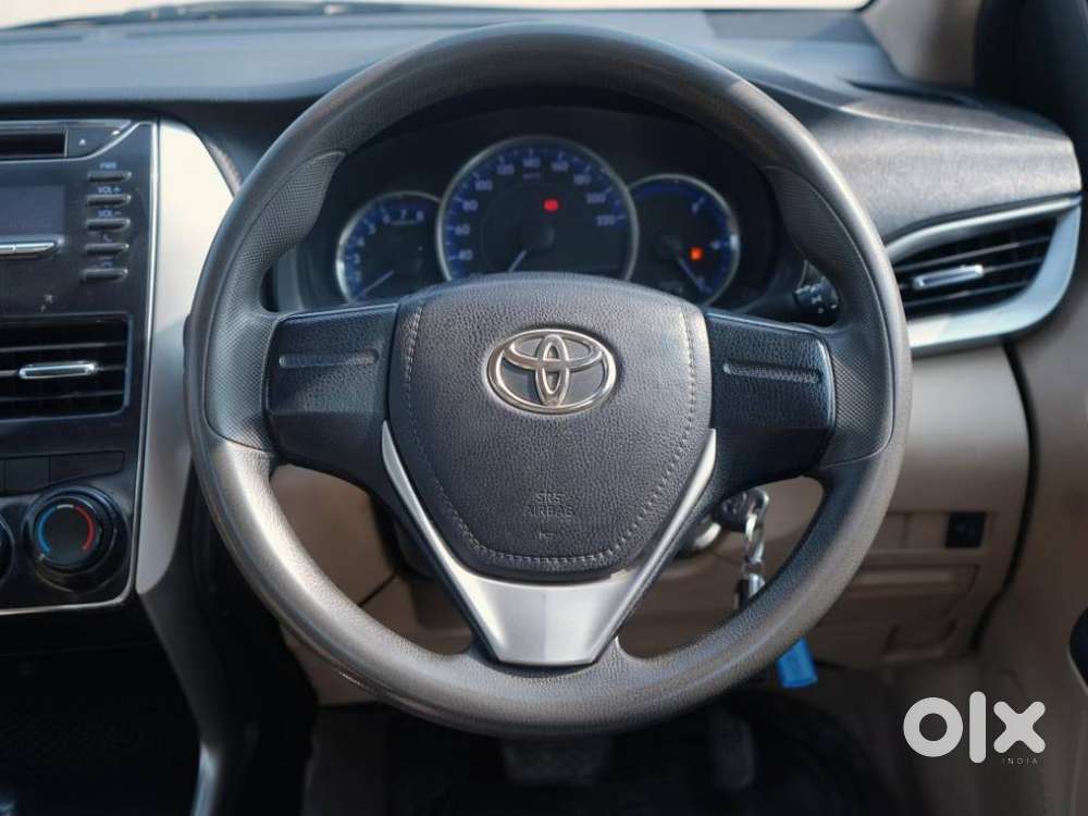 Toyota Yaris J Cvt, 2018, Petrol