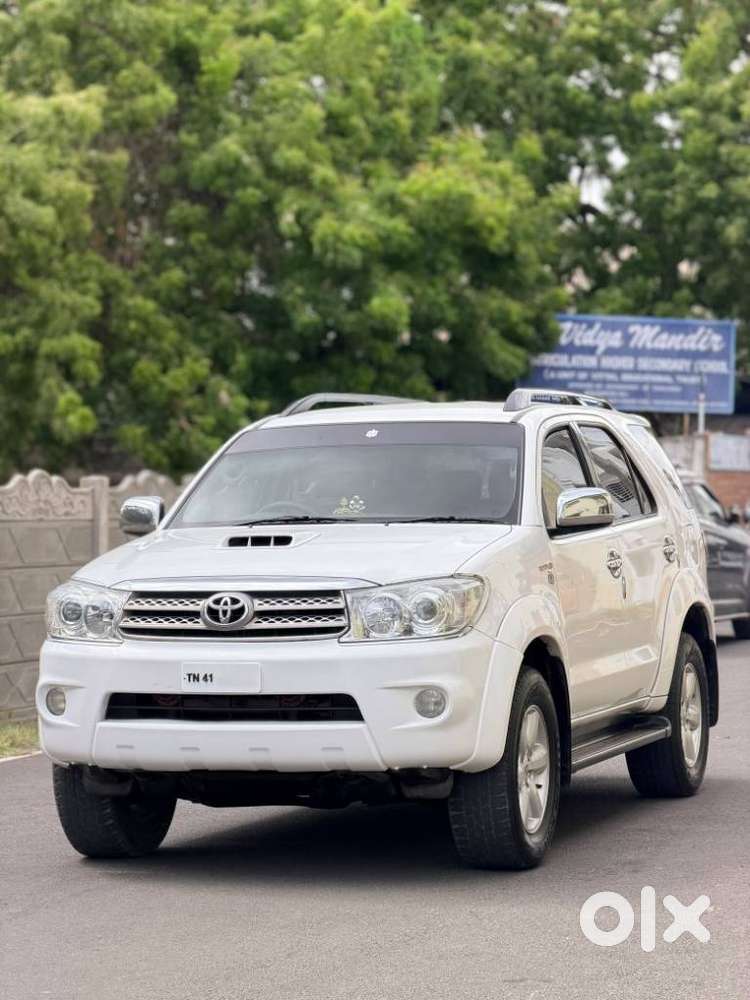 Toyota Fortuner 4x4 At, 2010, Diesel