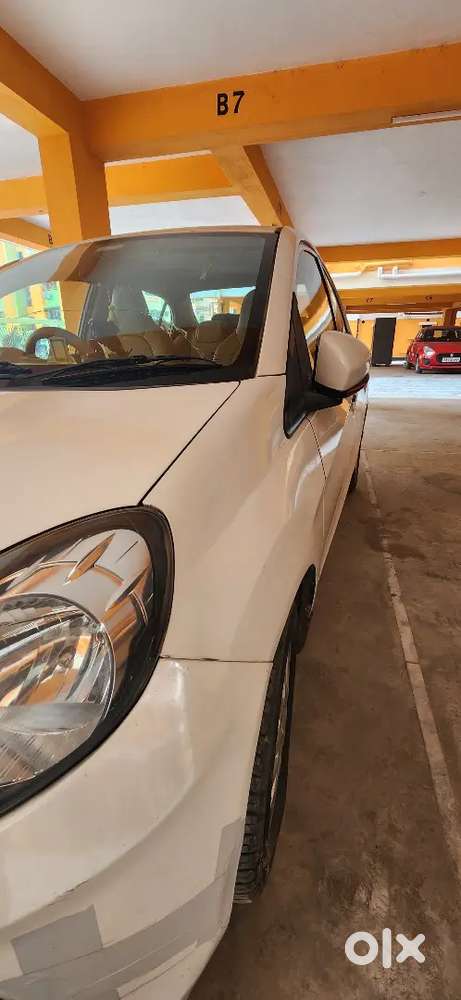 Honda Amaze 2015 Petrol 64200 Km Driven