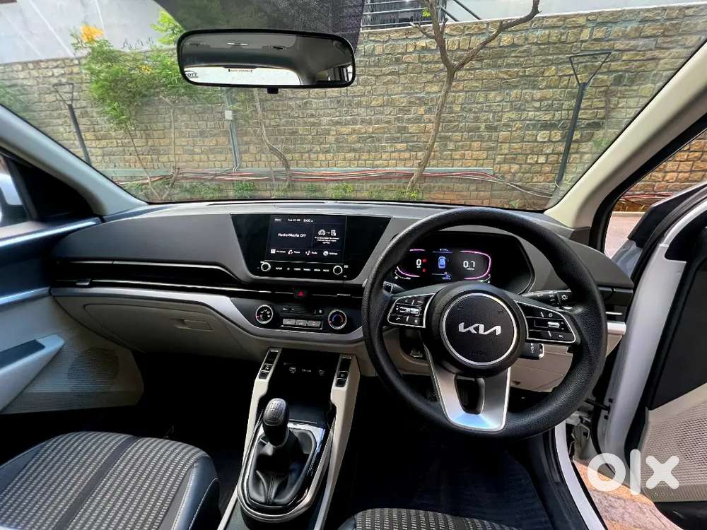 2023 Kia Carens 1.5 Petrol Manual