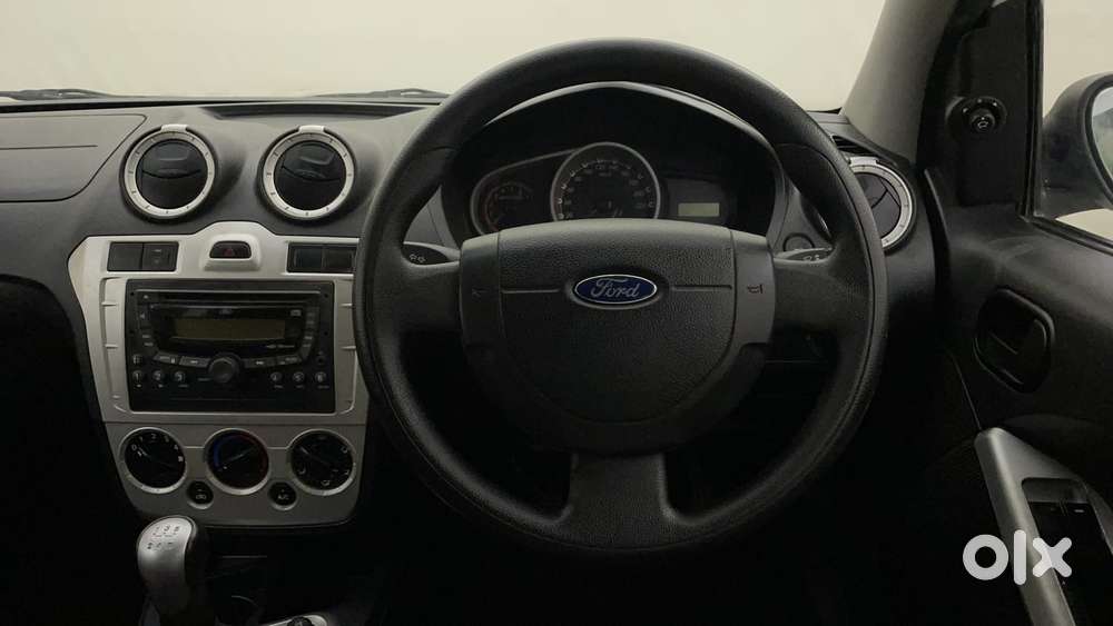 Ford Figo 2010-2012 Petrol Titanium, 2011, Petrol