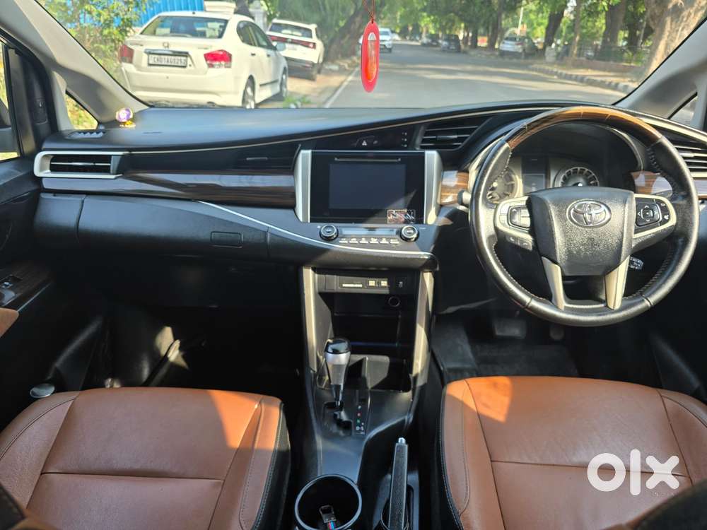 Toyota Innova Crysta 2.8z Automatic, 2018, Diesel