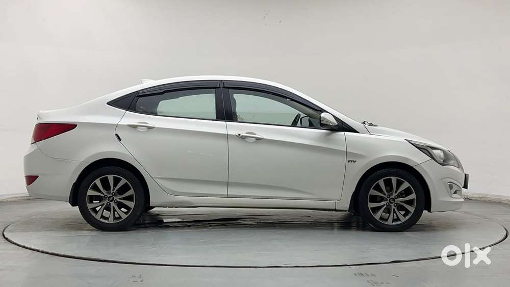 Hyundai Verna Fluidic 1.6 Vtvt Sx, 2016, Petrol
