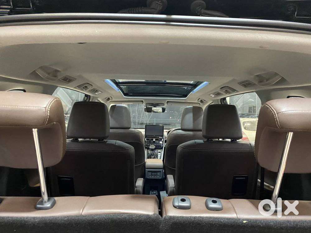 Toyota Innova Hycross 2.0 Zx Hybrid 7 Str, 2024, Petrol