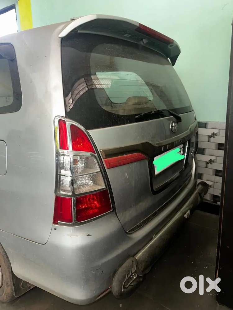 Toyota Innova 2015