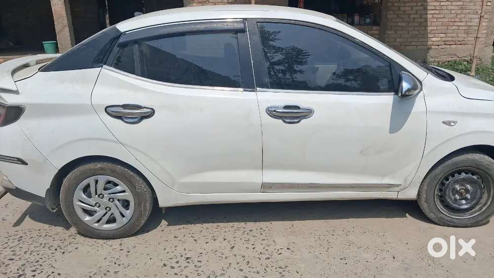 Hyundai Aura Petrol