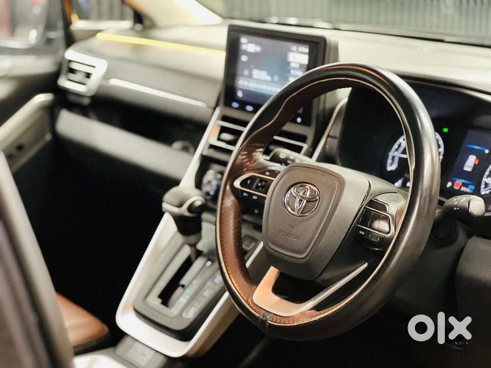 Toyota Innova Hycross 2.0 Gx 7 Str, 2025, Petrol