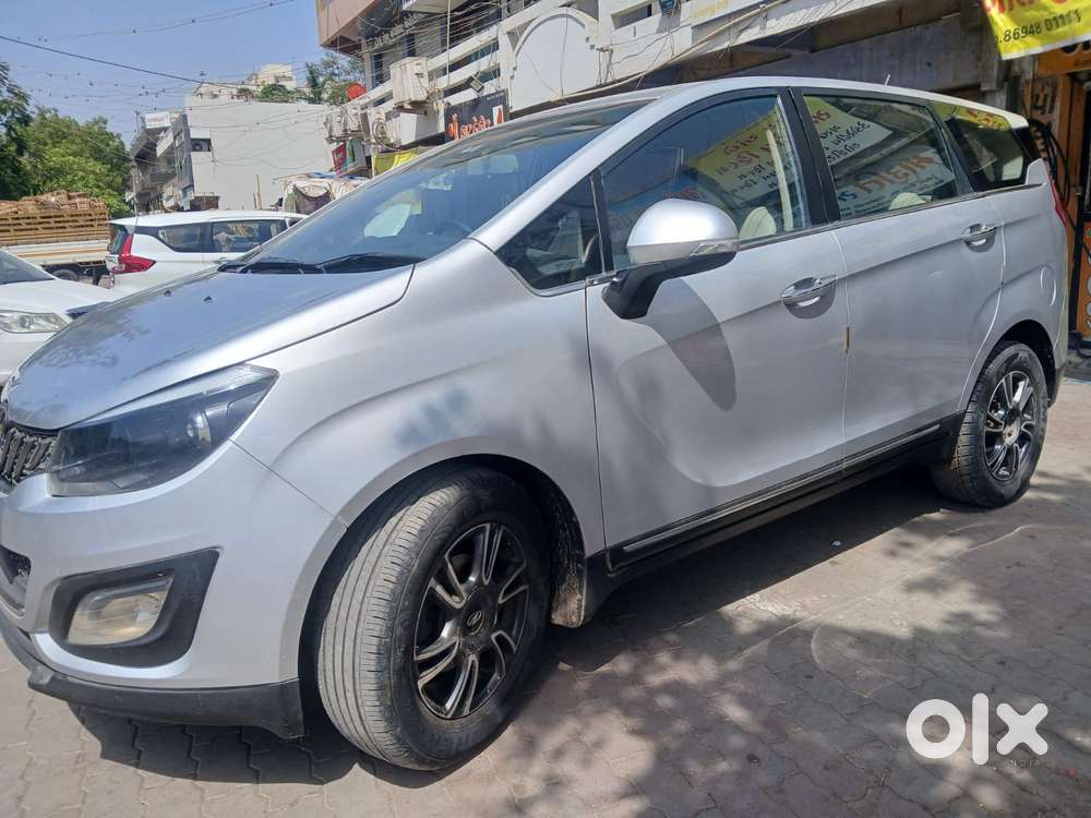 Mahindra Marazzo M8, 2018, Diesel