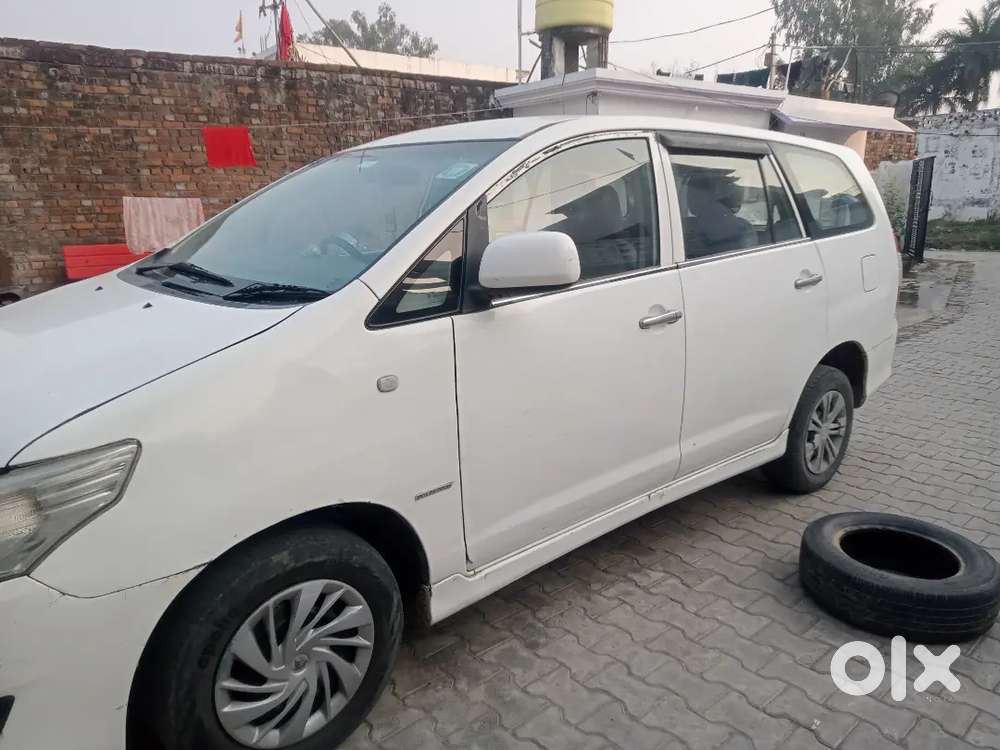 Toyota Innova 2012 Diesel 260000 Km Driven