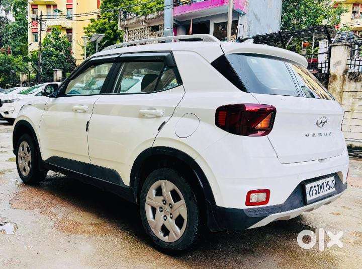 Hyundai Venue S Plus Mt 1.2 Kappa, 2022, Cng & Hybrids