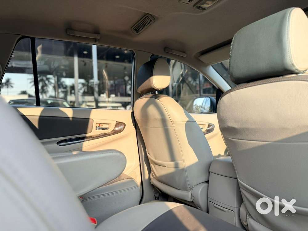 Toyota Innova 2.5 Z Diesel 7 Seater Bs Iv, 2013, Diesel