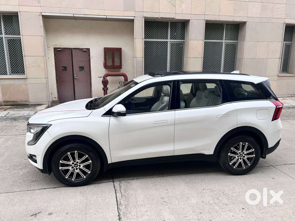 Mahindra Xuv700 2.0 Ax 7 Petrol Mt Str, 2022, Petrol