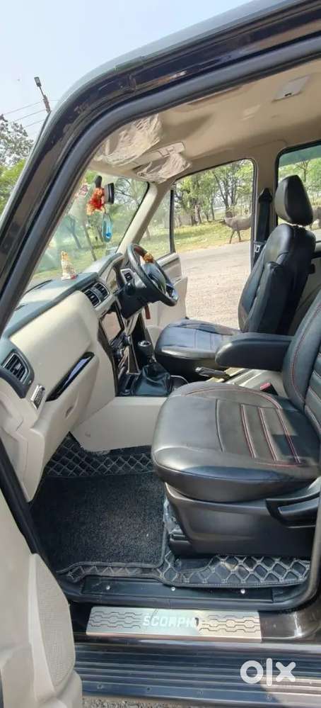 Mahindra Scorpio S11