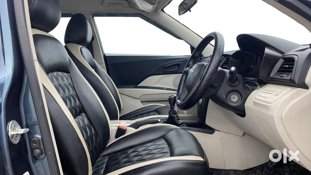 Mahindra Xuv300 W4, 2023, Petrol