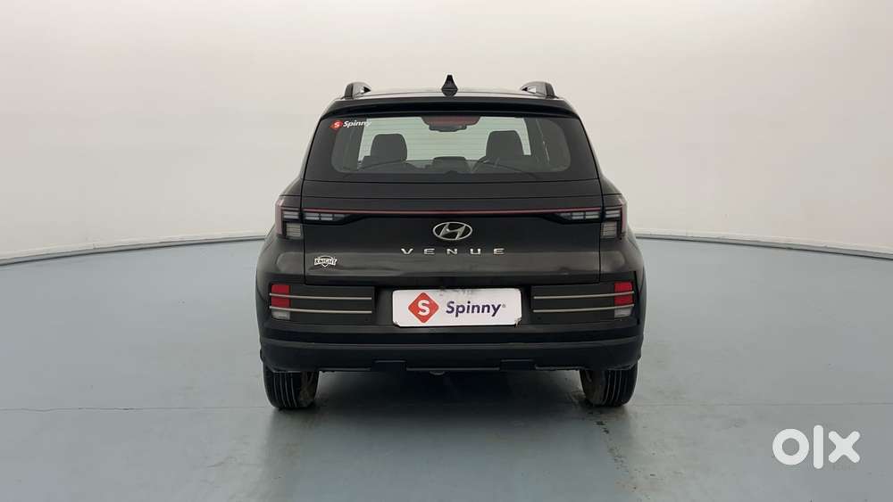 Hyundai Venue Sx Knight Edition Mt, 2023, Petrol