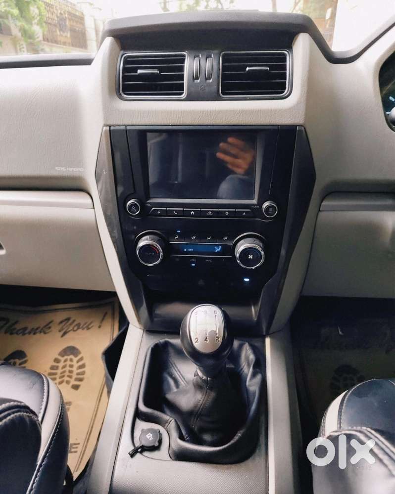 Mahindra Scorpio S10, 2017
