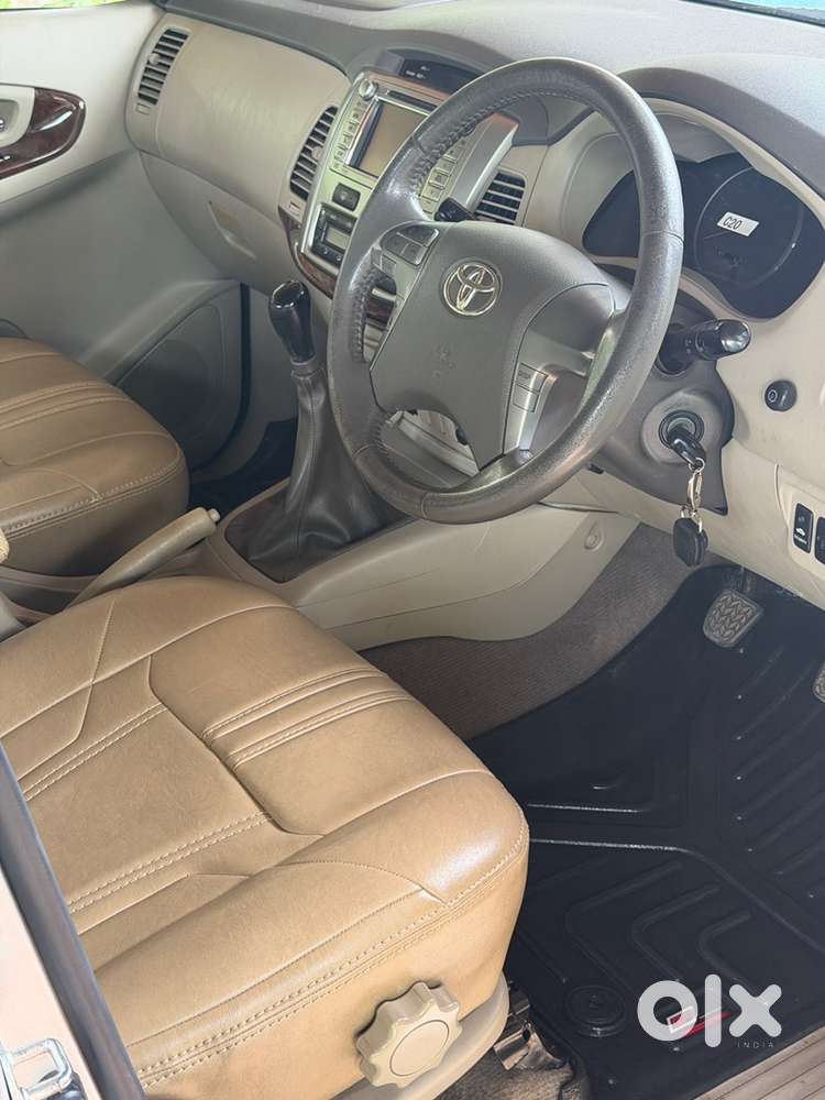 Toyota Innova 2013 V Original Kerala