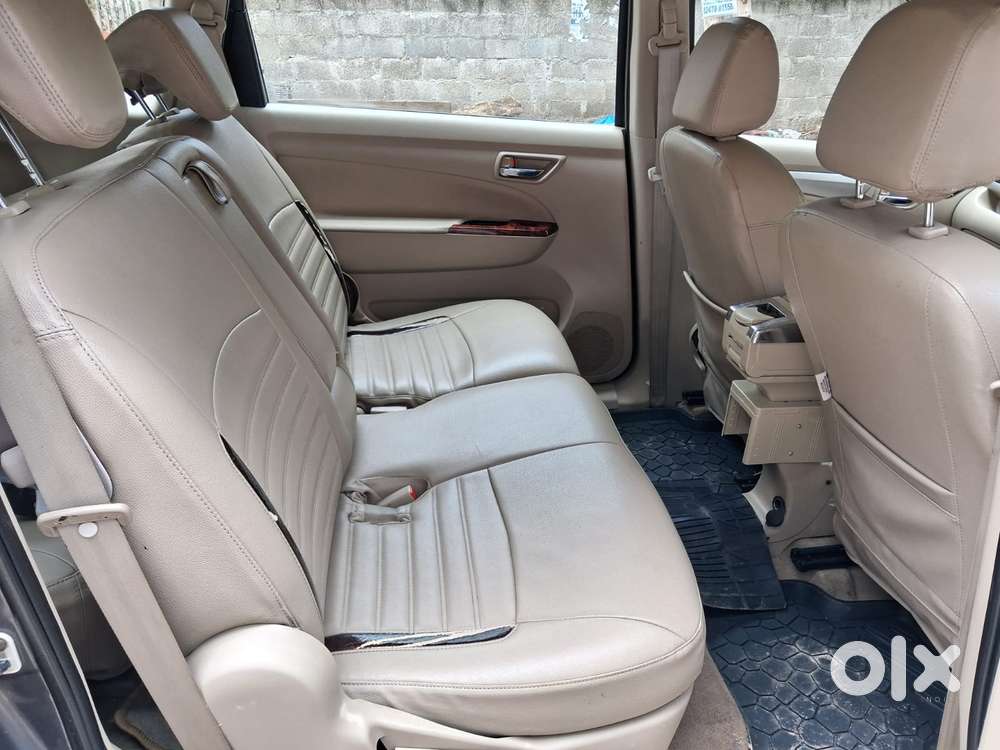 Maruti Suzuki Ertiga Vxi At Petrol, 2017, Petrol