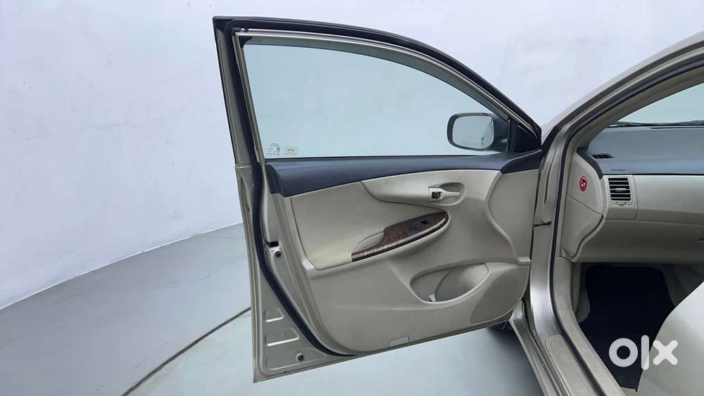 Toyota Corolla Altis 1.8 J, 2013, Petrol