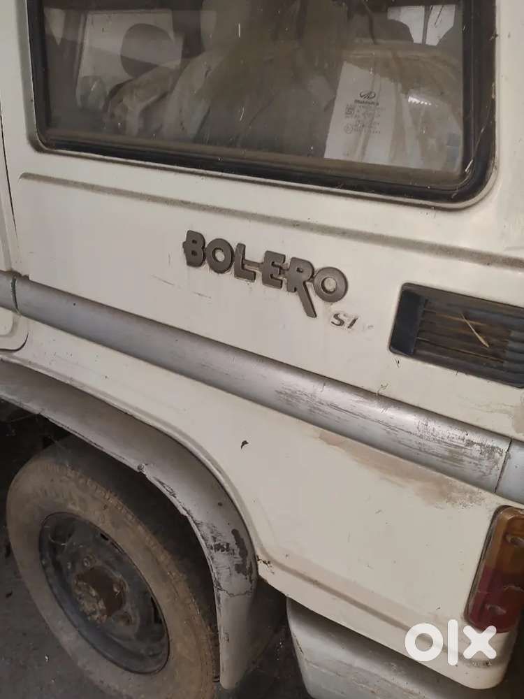 Bolero Slx 2wd 7-seater
