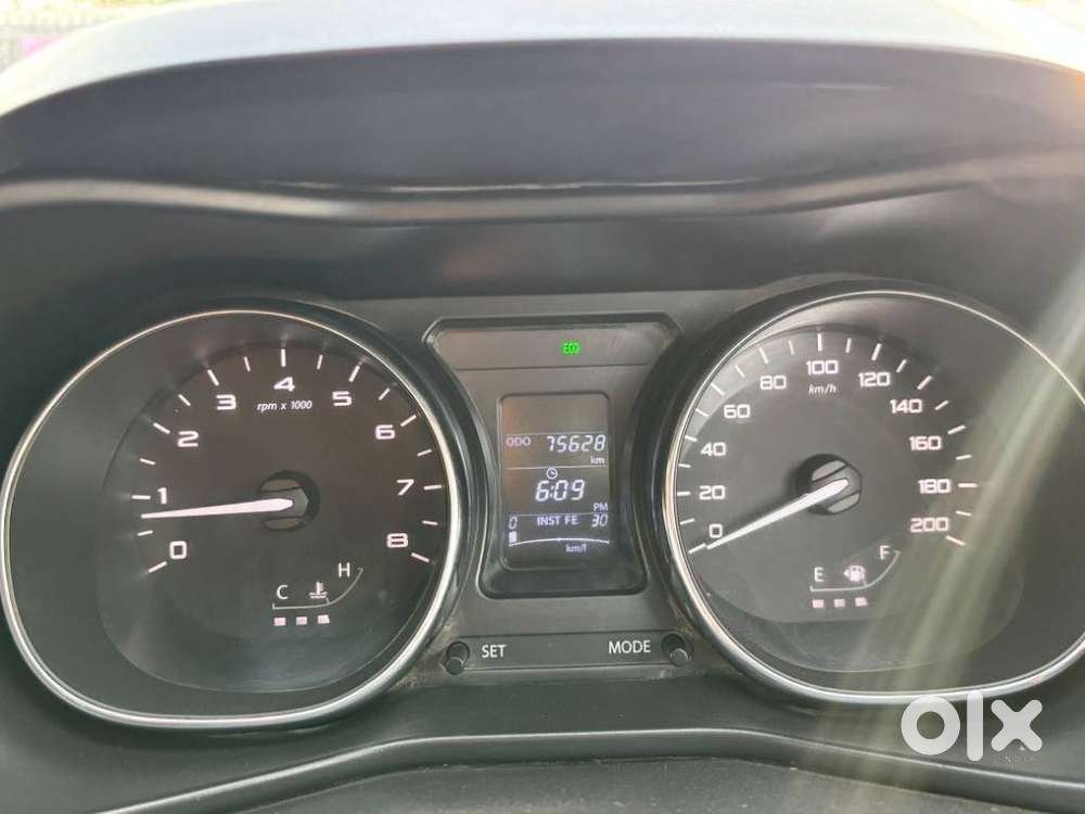 Tata Nexon 1.2 Revotron Xz Plus, 2018, Cng & Hybrids