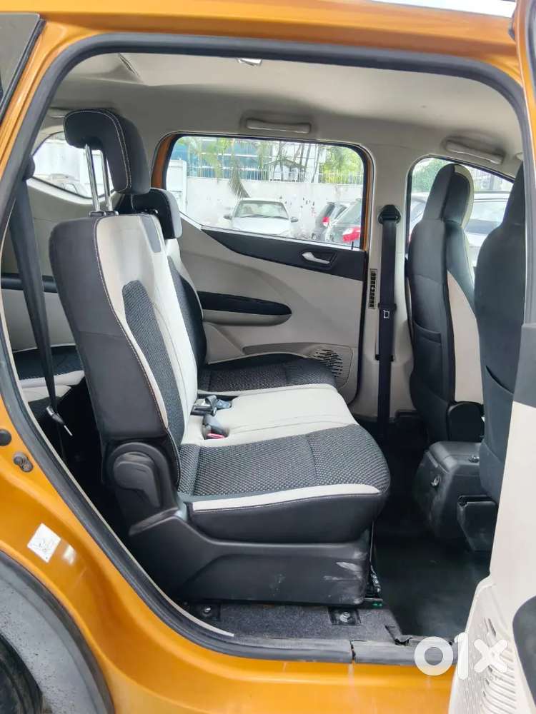 Renault Triber 1.0 Rxz 2021 Dual Tone