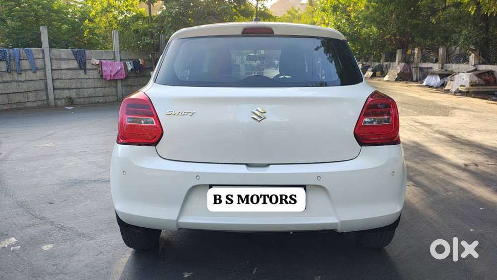 Maruti Suzuki Swift Vxi + Manual, 2022, Petrol