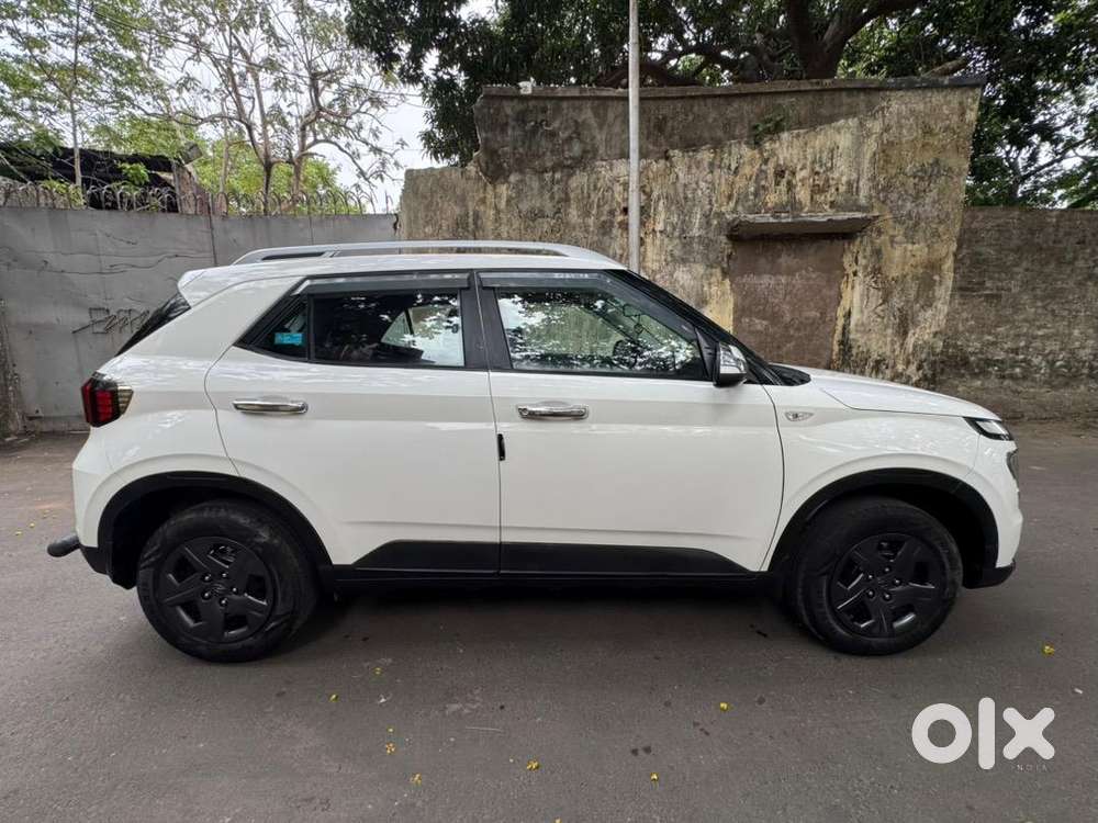 Hyundai Venue 2023 Petrol Good Condition