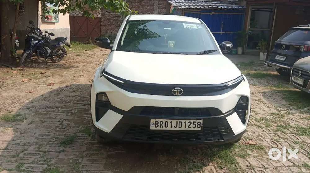 Tata Nexon Smart Plus Petrol And Cng  Mt 2024 Nov