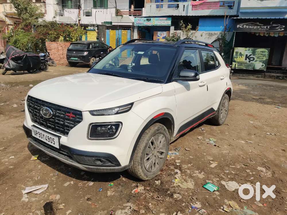Hyundai Venue Sx Dual Tone October-2021 With All Top Model Features