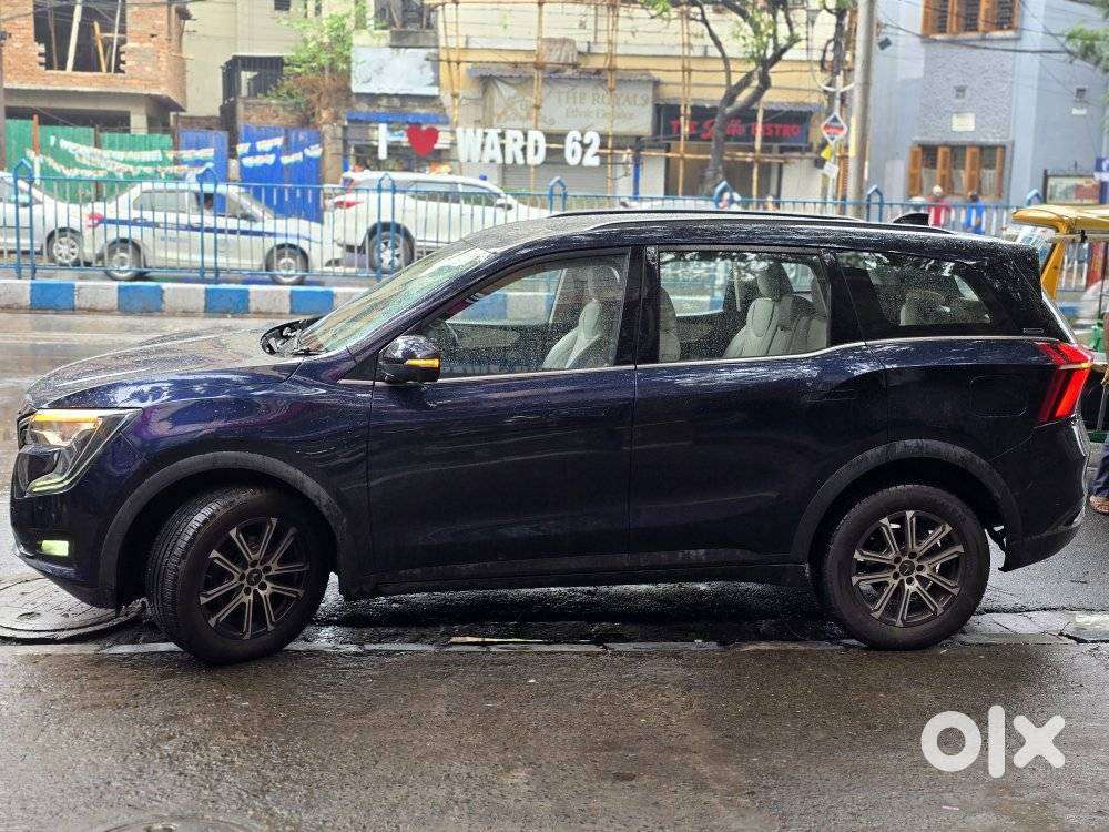Mahindra Xuv700 2.0 Ax 7 Petrol At Str, 2023, Petrol