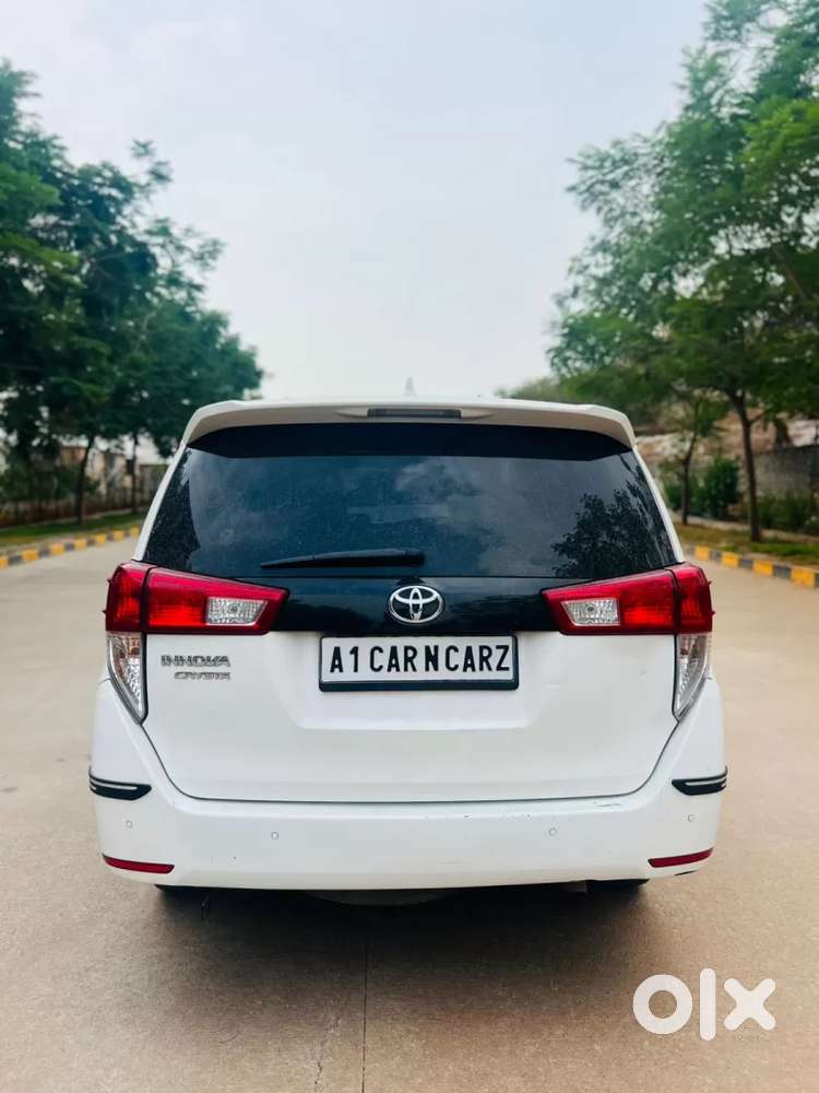 Toyota Innova Crysta [2020-ongoing] 2.4 Gx 7 Str, 2023, Diesel