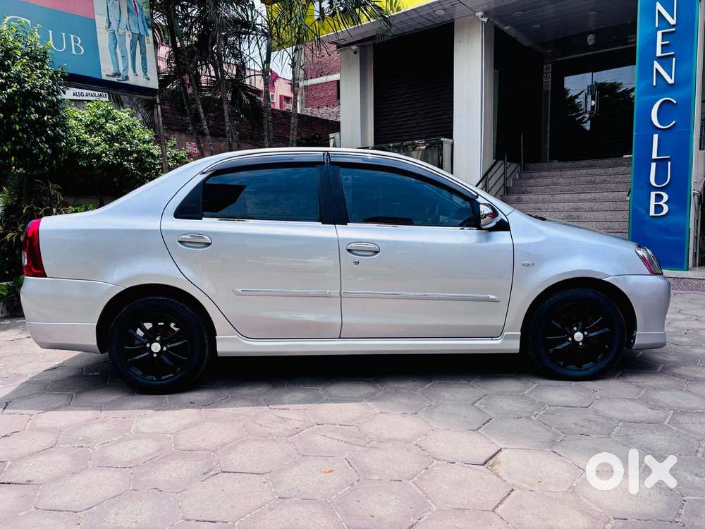 Toyota Etios V, 2011, Petrol