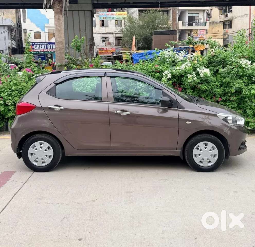 Tata Tiago Xe, 2018, Petrol
