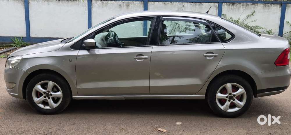 Skoda Rapid 2013-2016 1.6 Mpi At Elegance, 2013, Petrol