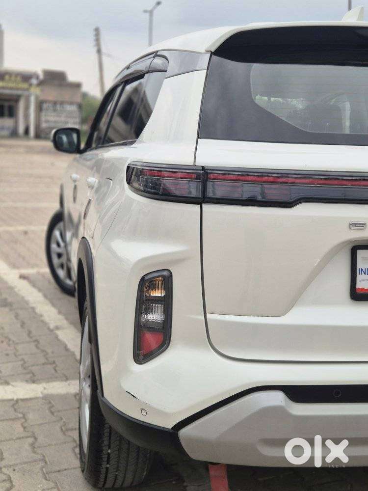 Maruti Suzuki Grand Vitara 1.5 Delta Smart Hybrid At, 2023, Petrol