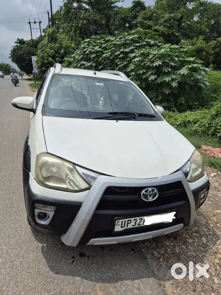 Toyota Etios Liva Diesel 2015 Milege 27 28 Ki Deti Hai