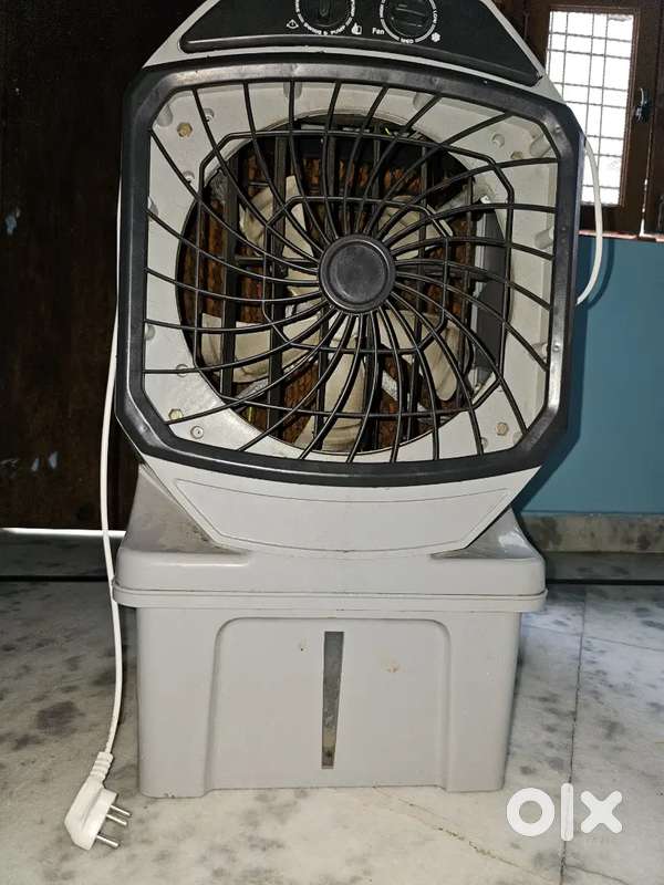 Want To Sell Cooler Under 6 months warranty available