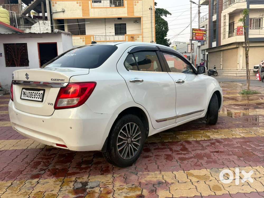 Maruti Suzuki Swift Dzire Amt Zxi, 2018, Petrol