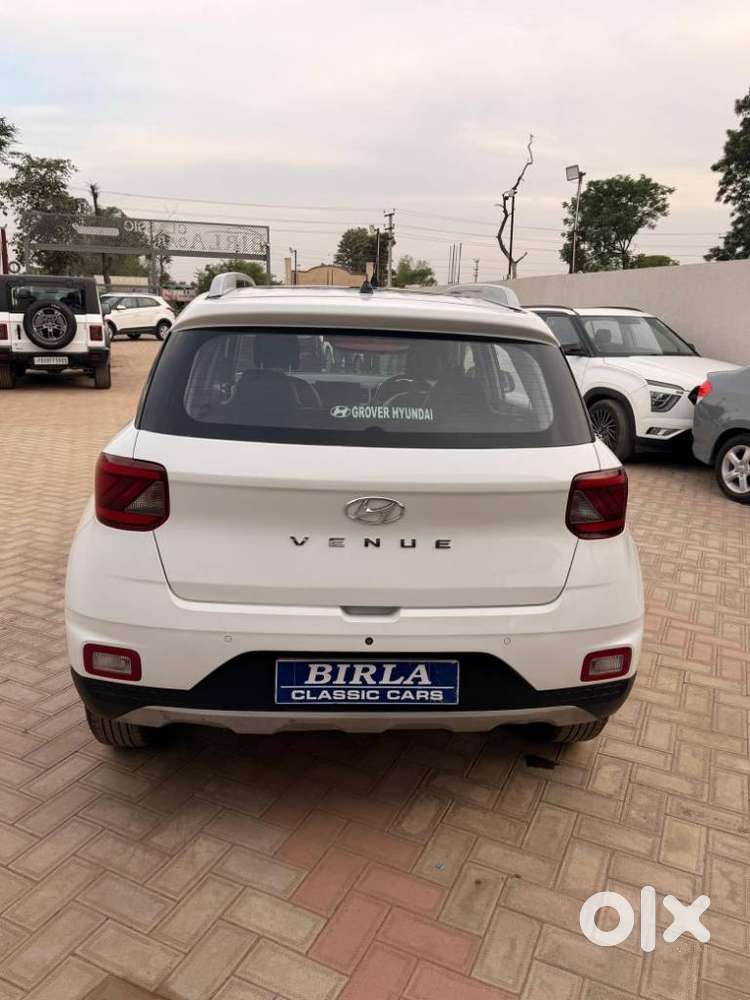 Hyundai Venue 1.2 S Plus, 2019, Petrol