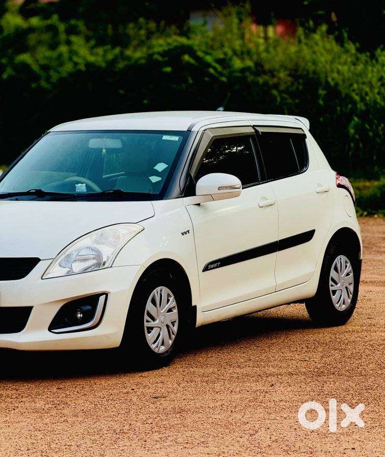 Maruti Suzuki Swift Vxi Optional, 2016, Petrol