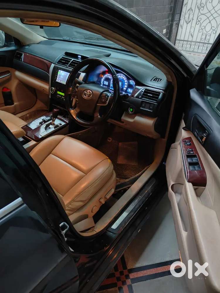 Toyota Camry Hybrid 2015