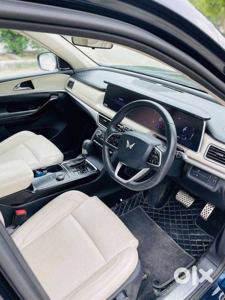 Mahindra Xuv700 2.2 Ax 7 Diesel At Str Awd, 2022, Diesel
