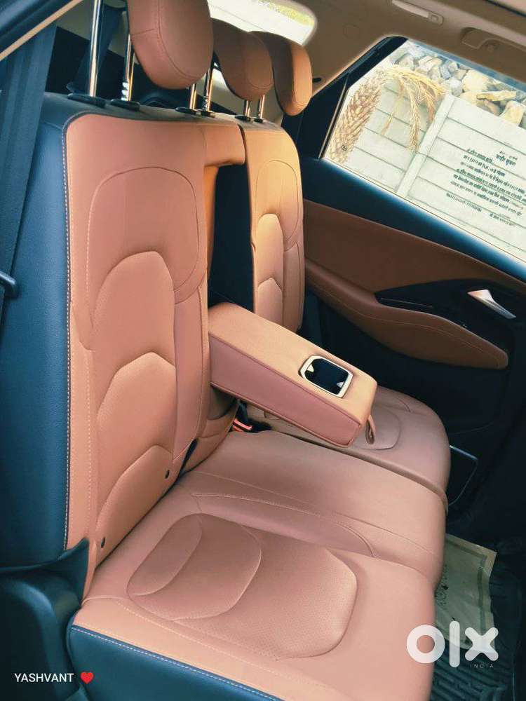 Mg Hector Plus Savvy Pro 1.5 Turbo Petrol Cvt 7 Str Dual Tone, 2023,..