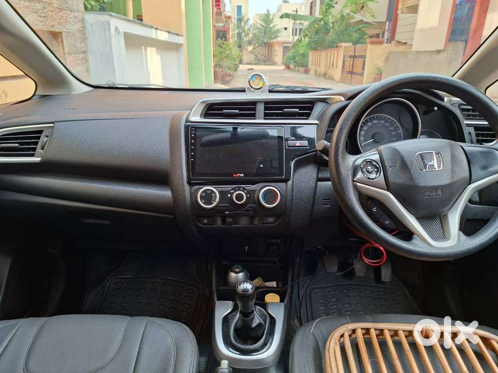 Honda Wrv With 10 Inch Touch Screen & Dash Cam