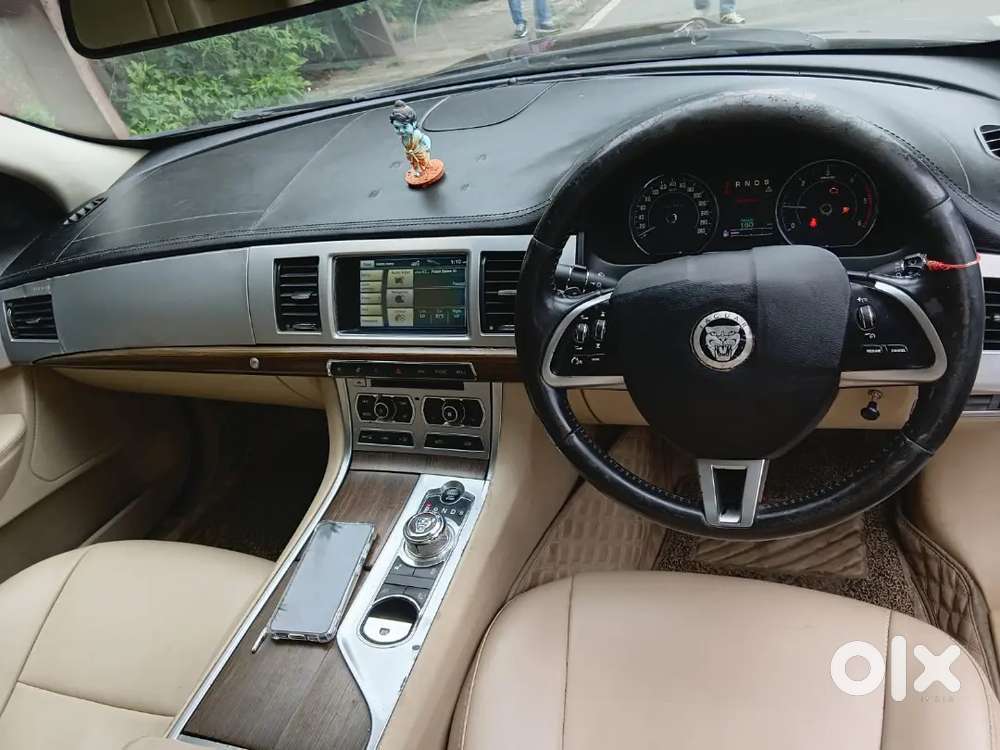 Mint Conditon Car 5 Tayers Barnd New Resently Service Compate...