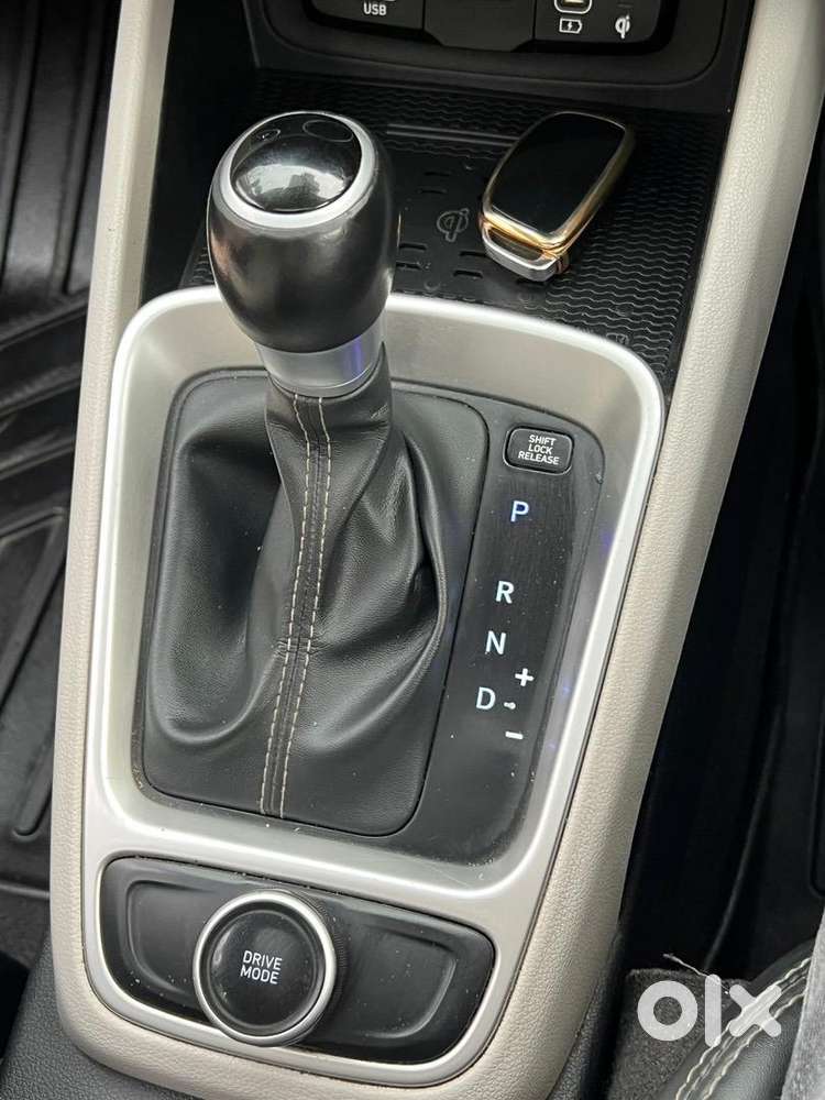 Hyundai Venue 2022 Petrol Well Maintained